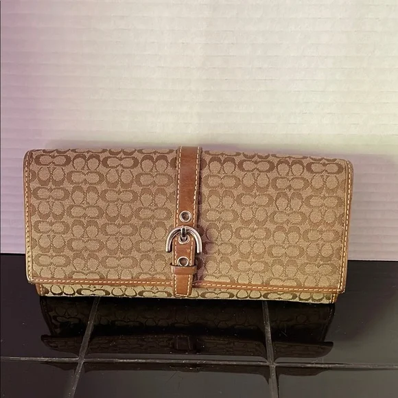 Coach Wallet - Picture 1 of 4